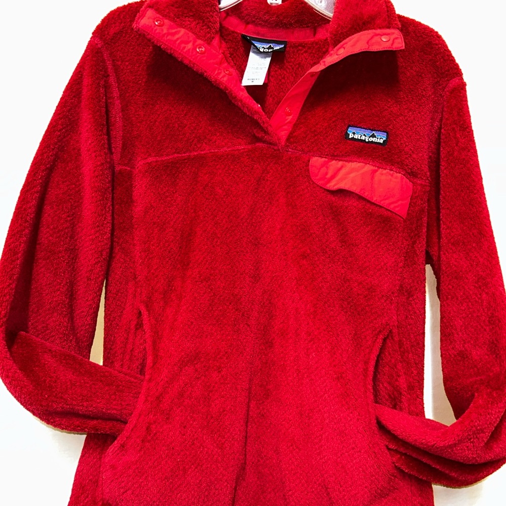 Patagonia women’s ' Vibrant Red Fleece Hoodie Size M